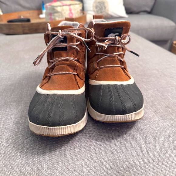 Sorel winter boots - Picture 1 of 4
